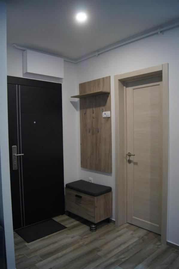 סרמסקי קרלובצ'י Apartman Una מראה חיצוני תמונה